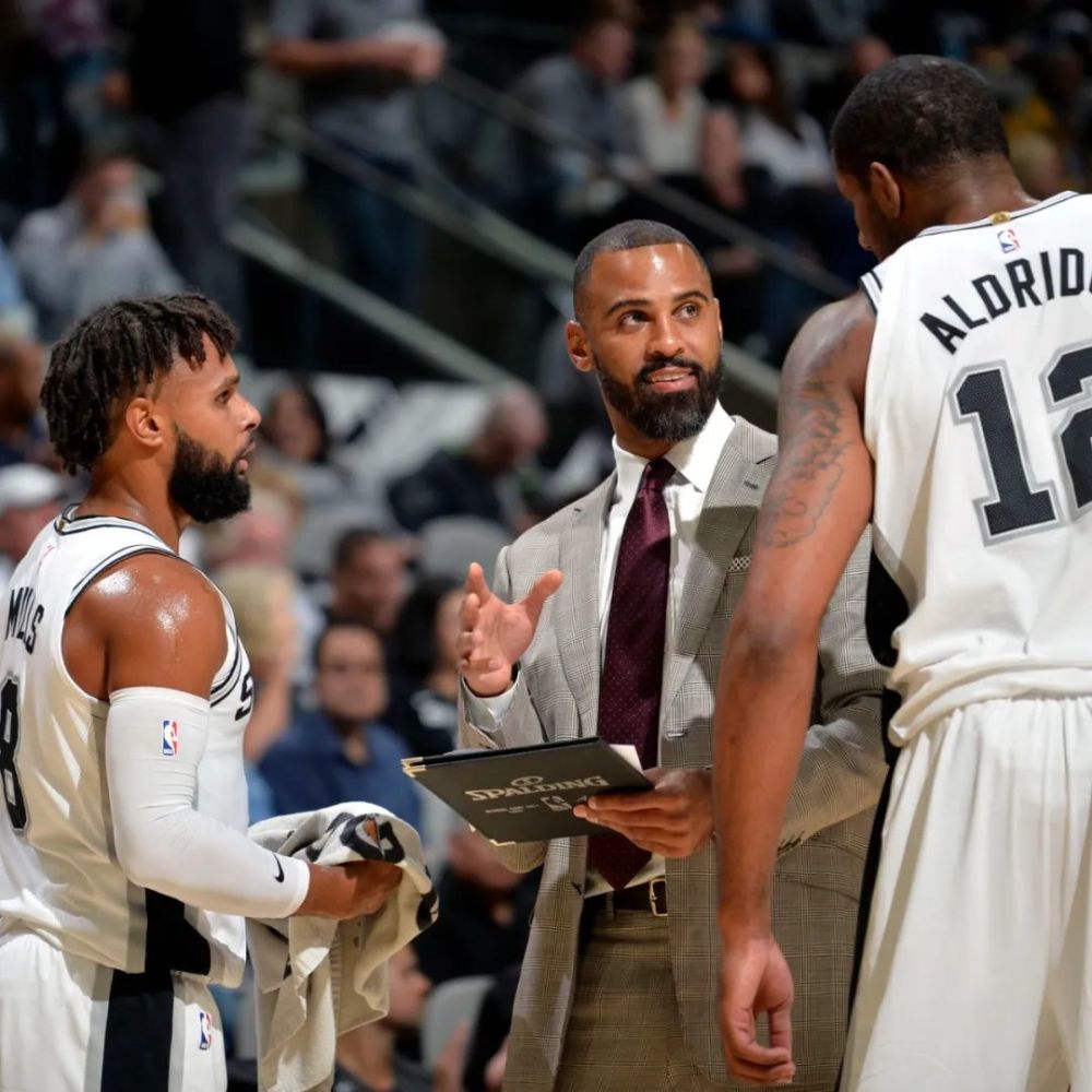 将强劲射门 将强劲射门